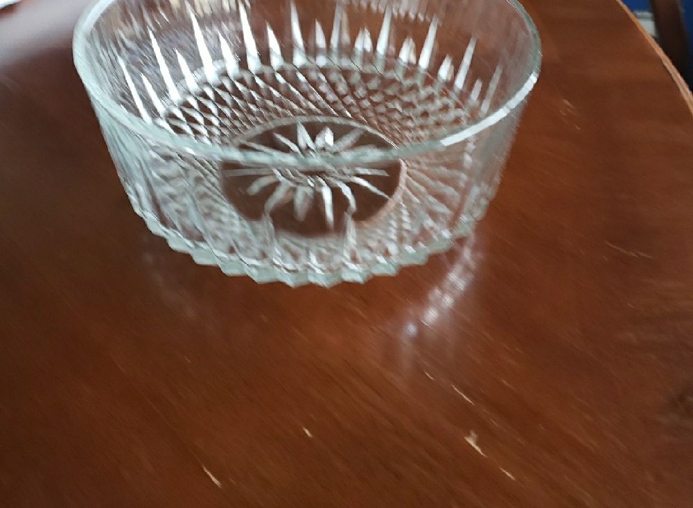 Vintage 1960s Arcoroc France Elegant Clear Glass Serving Bowl - Picture 4 of 5